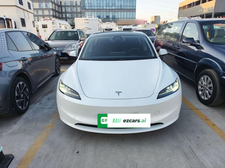 Model 3 2023 RWD photo 2