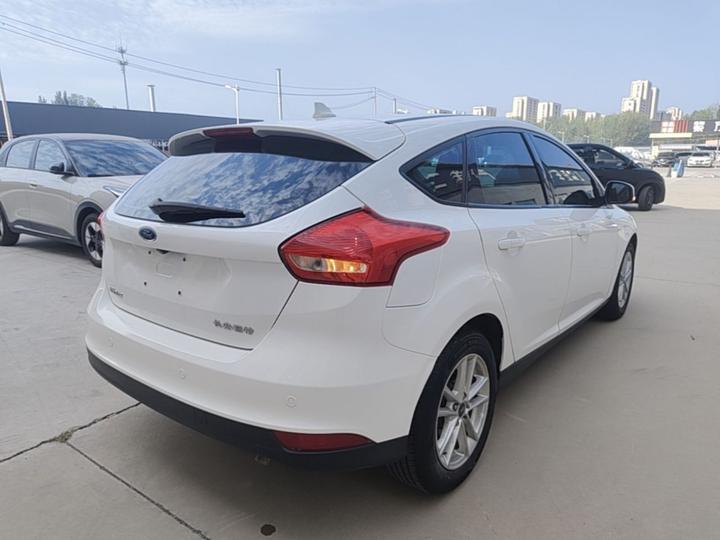 Focus 2017 Hatchback 1.6L AT Fashion photo 4