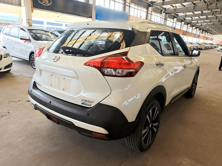 2018 1.5L CVT Connected Luxury photo 4