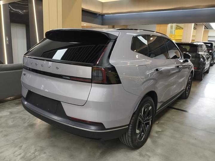 XC70 Hybrid 2026 AWD Extended Range Core photo 3