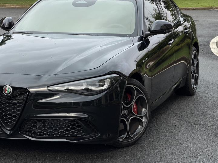 Alfa Romeo Giulia 2023 2.0T 280HP