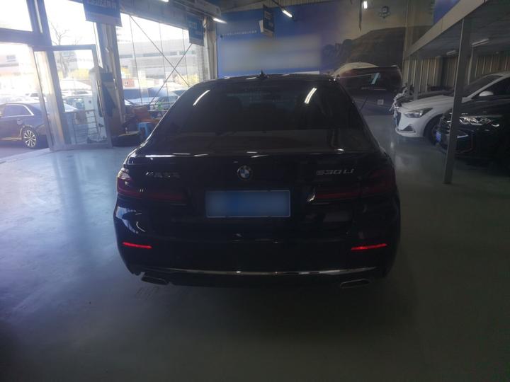 5 Series 2022 Facelift 530Li Leading Luxury photo 3