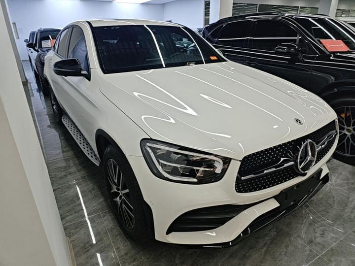 GLC Coupe 2020 GLC 300 4MATIC Coupe SUV photo 3