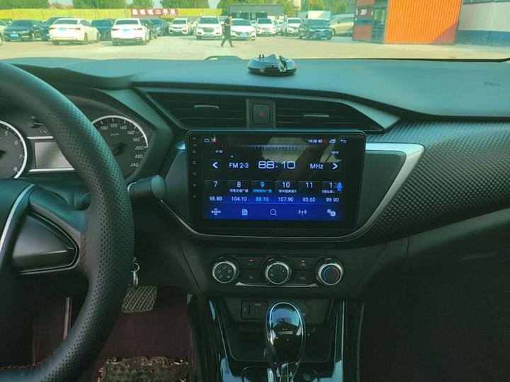2021 1.6L CVT photo 8