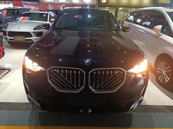 X3 2025 xDrive30L Exclusive M Sport Package photo 2