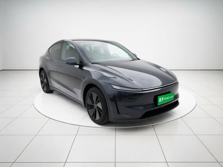 Model Y 2025 RWD photo 3