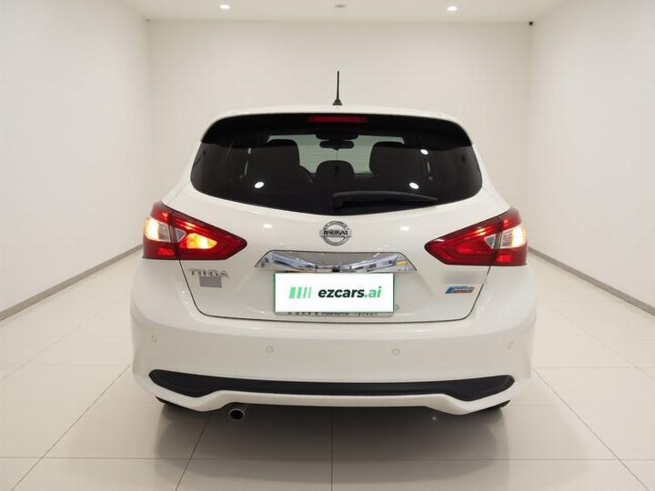 Tiida 2016 1.6L CVT Smart Premium photo 5