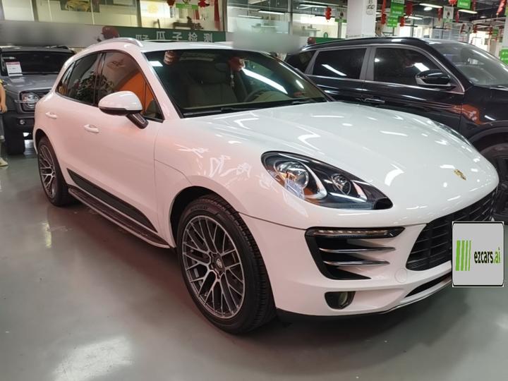 2014 Macan 2.0T photo 3
