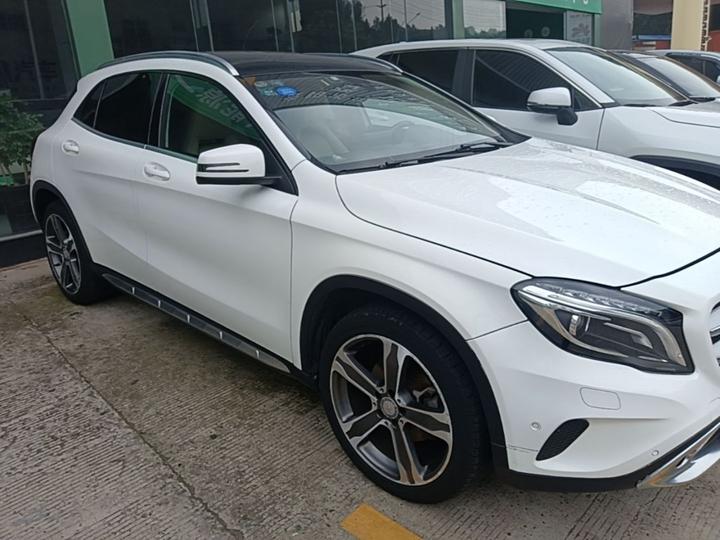 GLA 2016 GLA 220 4MATIC Luxury photo 3