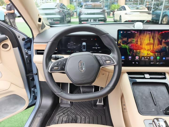 HIMA AITO M5 2023 EREV AWD ADAS photo 6