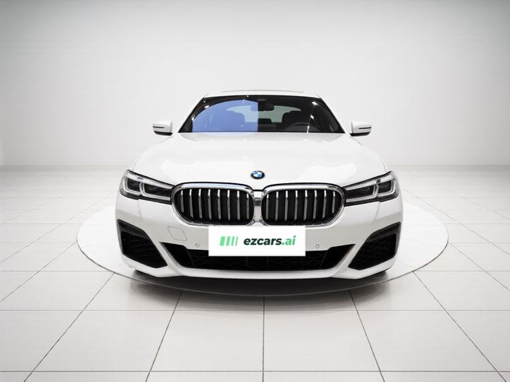 5 Series 2023 530Li Leading M Sport Package photo 2