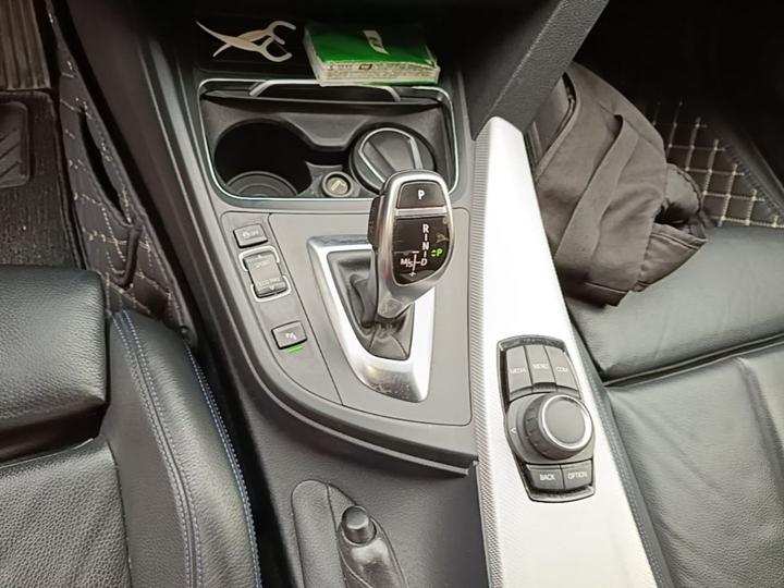 3 Series 2018 320i M Sport Package photo 8