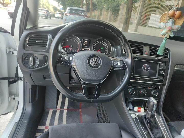 Golf 2018 230TSI AT Luxury photo 3