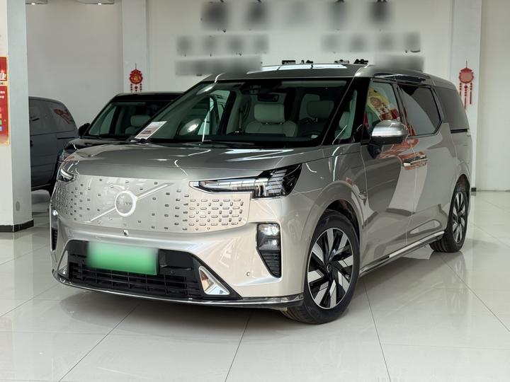 EM90 2025 Ultra 6-Seater