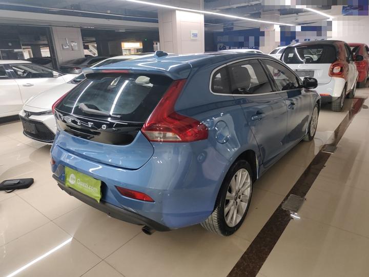 V40 2015 1.6T photo 4