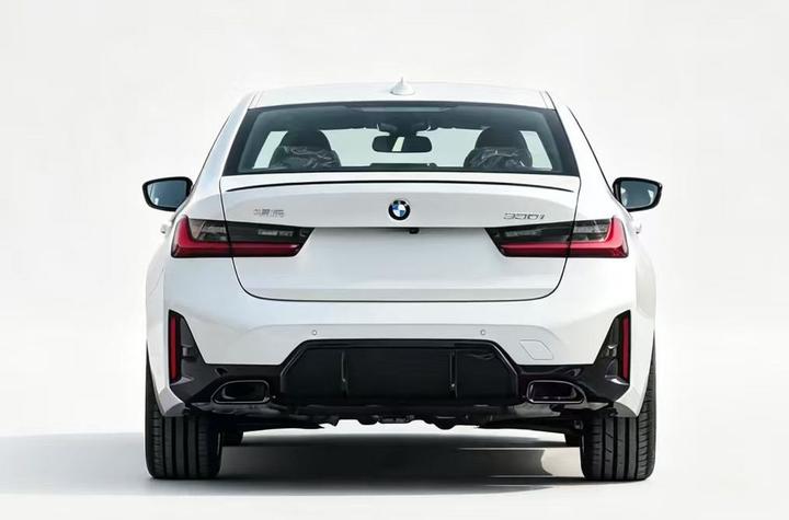3 Series 2026 330i M M Sport Night Package photo 4