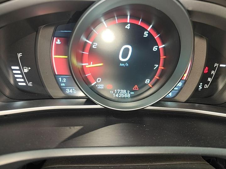 V40 2015 1.6T photo 6