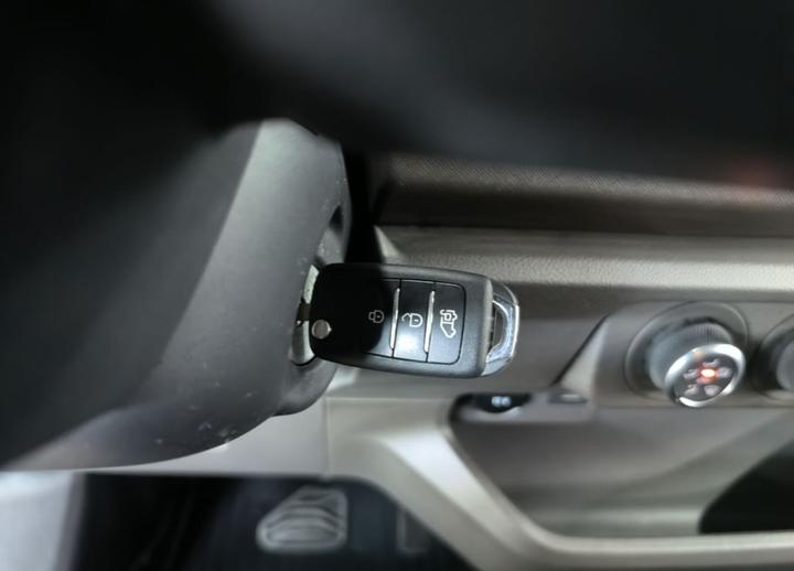 E 2025 41.86kwh Short Wheelbase photo 8