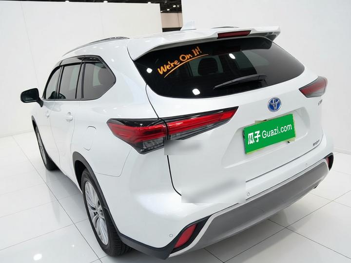 Highlander 2022 Hybrid 2.5L AWD Premium 7-Seater photo 4