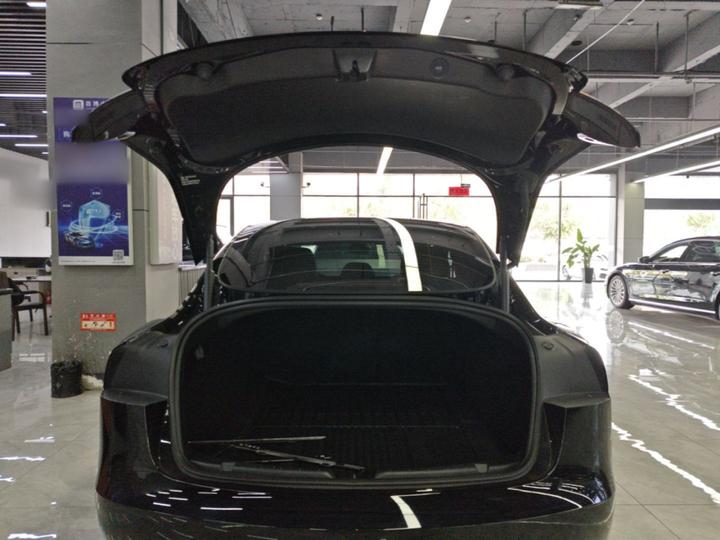 Model 3 2026 RWD photo 8
