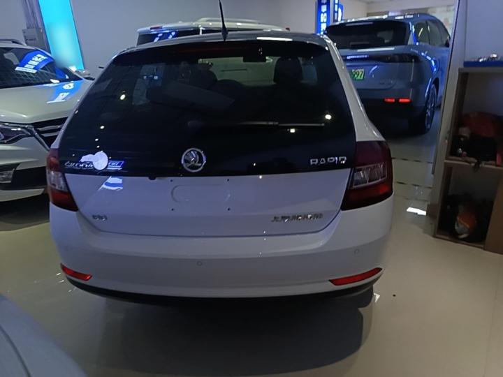 Rapid Spaceback 2016 Facelift 1.6L AT photo 5