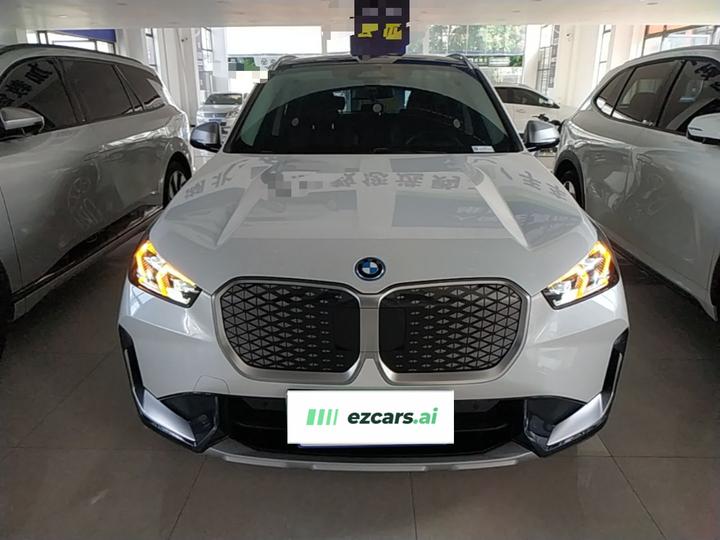 iX1 2023 xDrive30L X Design Package photo 2
