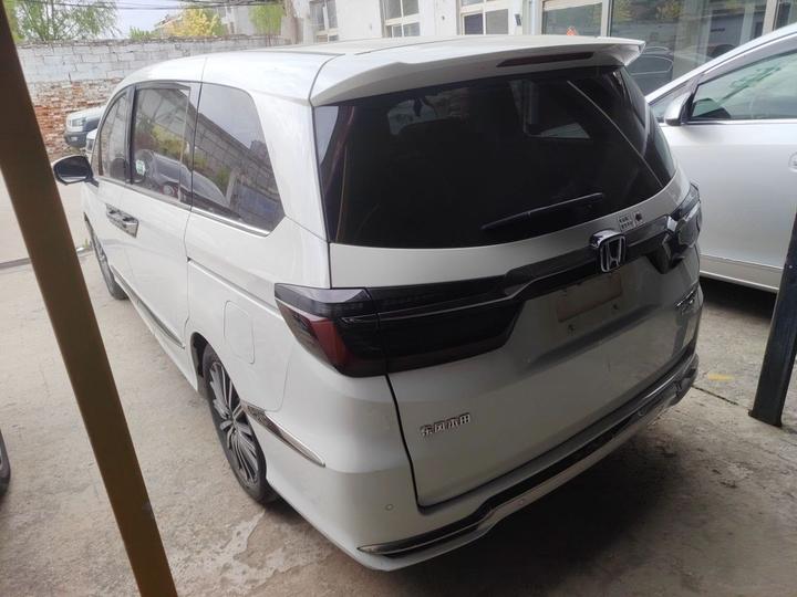 Elysion 2022 2.0L e:HEV Luxury photo 4