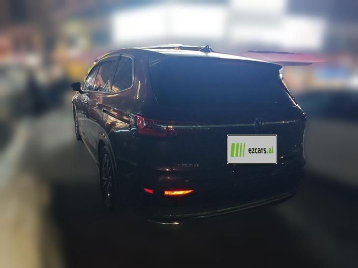Viloran 2022 380TSI Premium photo 4
