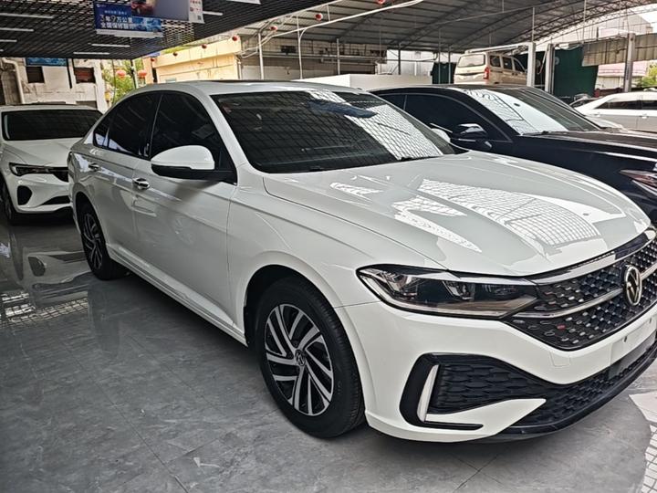 Lavida 2023 Facelift 1.5L AT photo 3