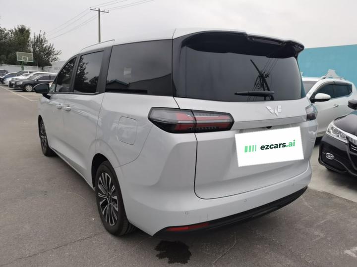 730 EV 2025 EV 500km Luxury photo 4