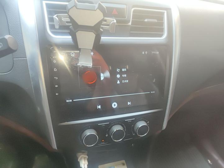 Forthing SX6 2016 1.6L CVT Luxury photo 5