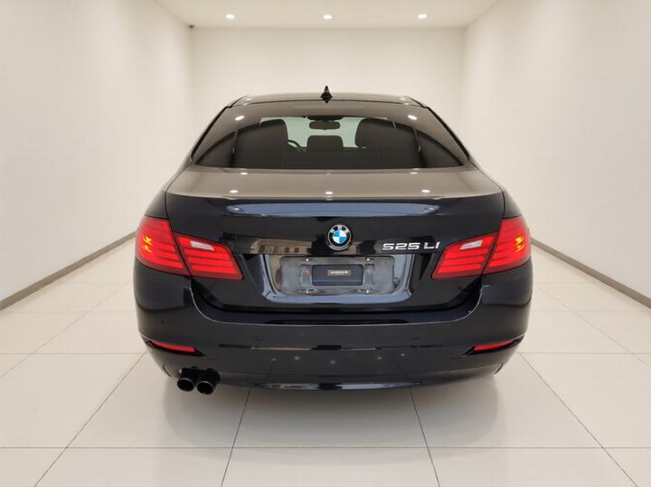 5 Series 2017 525Li Leading photo 3