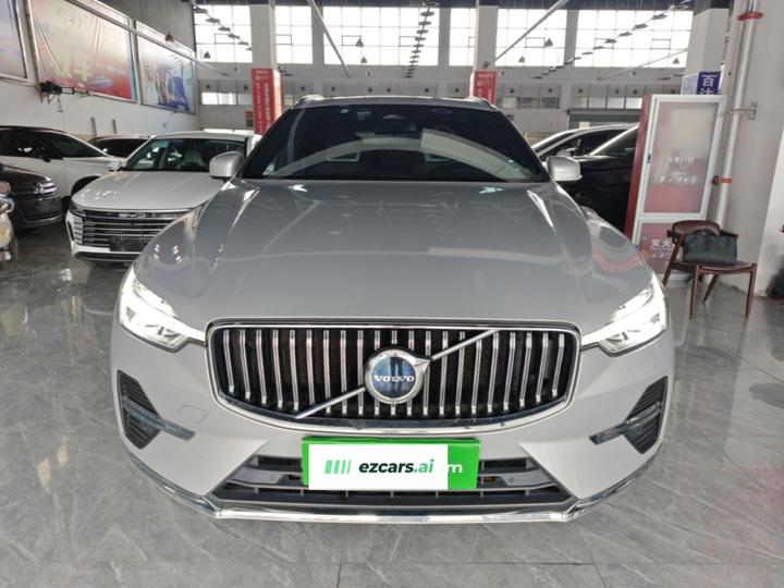 XC60 2023 B5 AWD Luxury photo 2