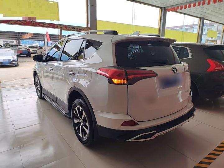 RAV4 2016 2.0L CVT RWD Comfort China V photo 4