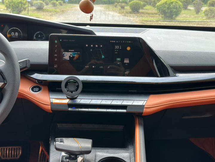 UNI-V 2023 1.5T Sport photo 4