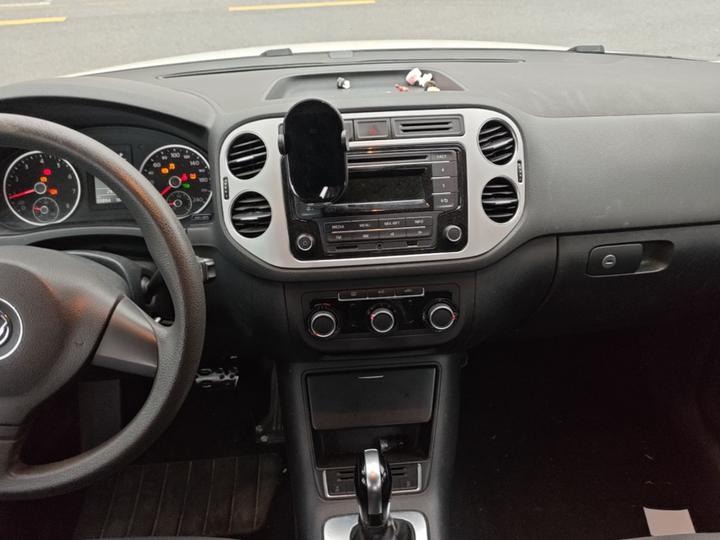 Tiguan 2015 1.8TSI AT RWD photo 4