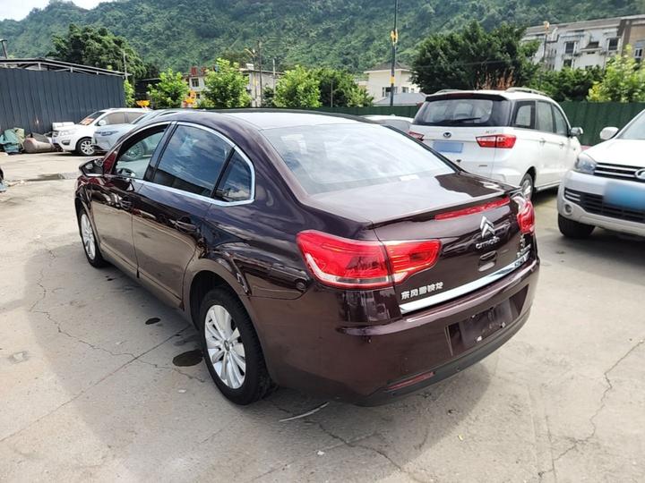 2013 Sedan 1.6L AT photo 4