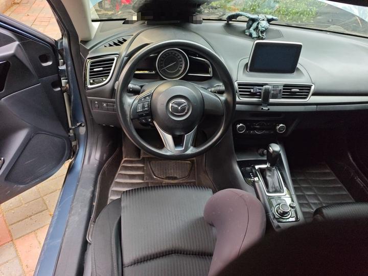 3 Axela 2014 Sedan 1.5L AT Luxury photo 3