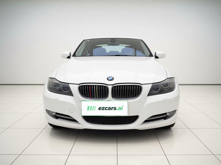 3 Series 2012 325i Luxury photo 2