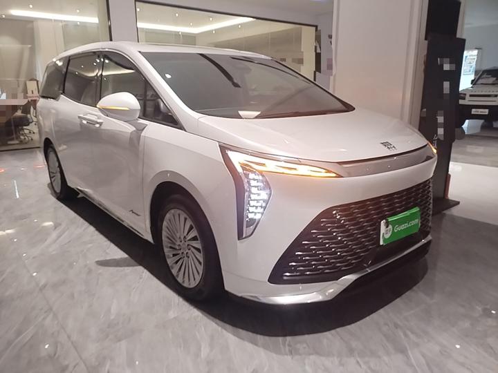 2023 2.0T 4-Seater photo 3