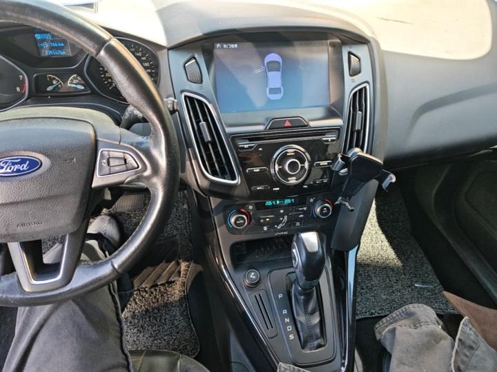 Focus 2015 Hatchback 1.6L AT photo 8