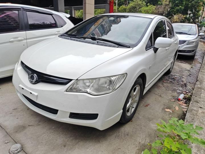 CiiMO 2015 1.8L AT Comfort