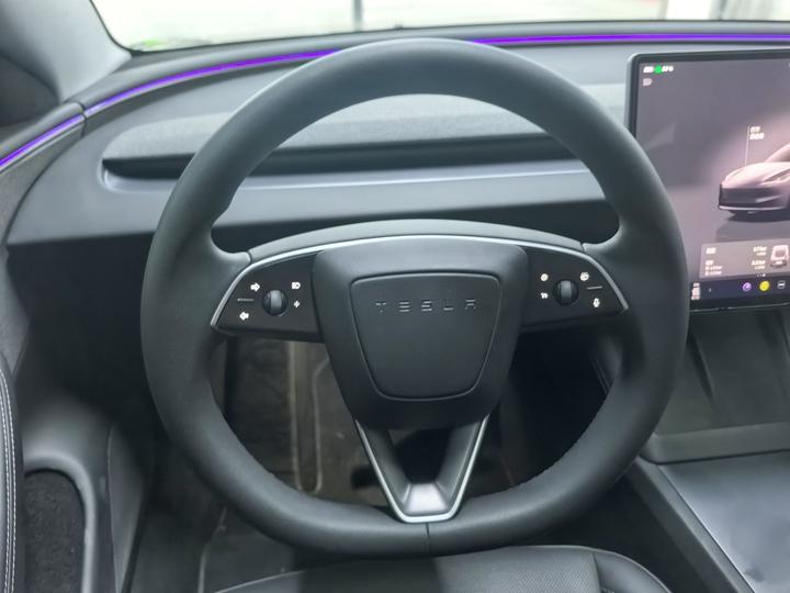 Model 3 2025 RWD photo 3