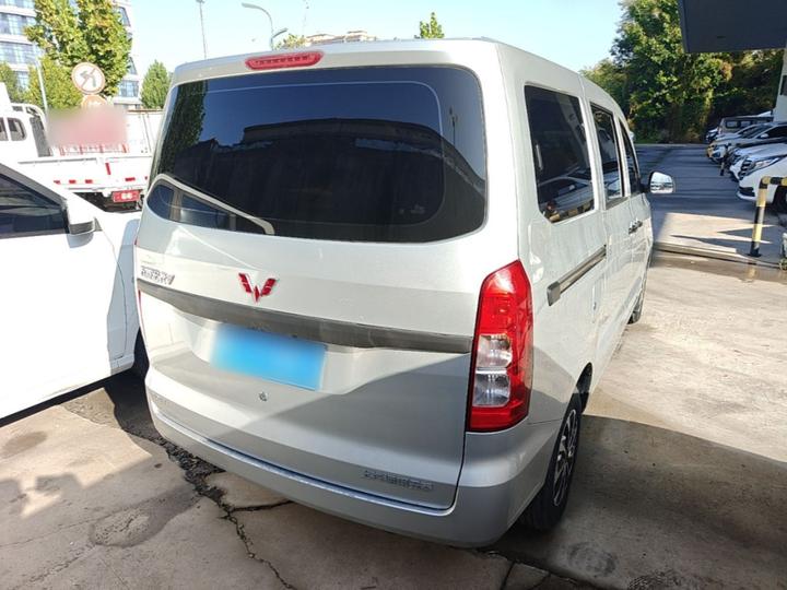 Wuling Hongguang V 2021 1.5L LAR photo 6