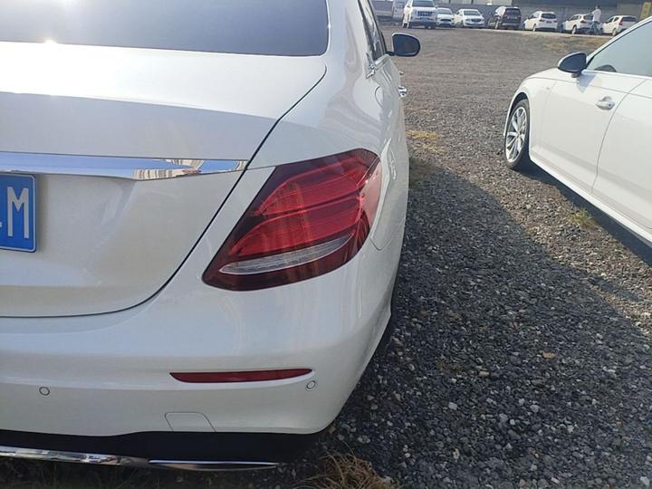 E-Class 2018 E 300 L Sport Luxury photo 7