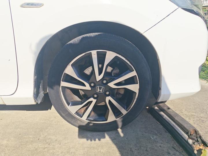 Greiz 2016 1.5L CVT Luxury photo 8