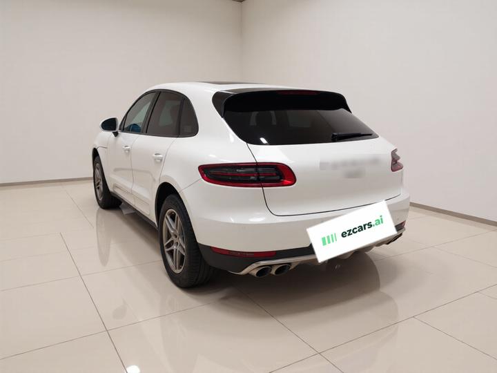 2017 Macan 2.0T photo 4