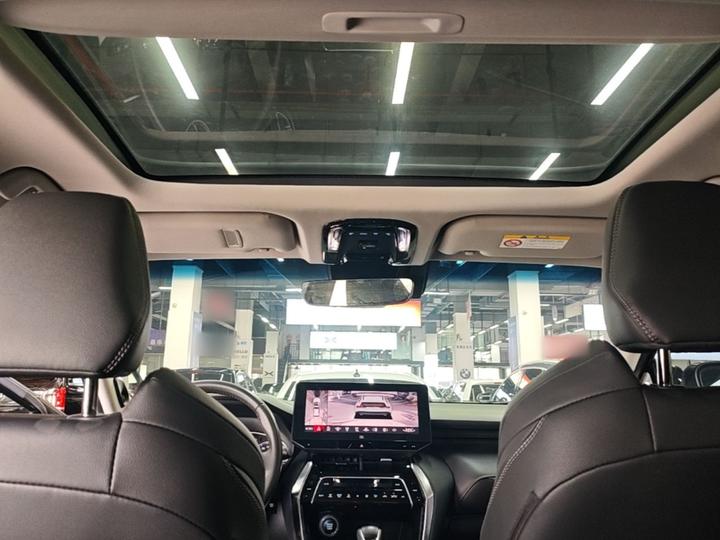 2022 2.0L CVT RWD Premium photo 7