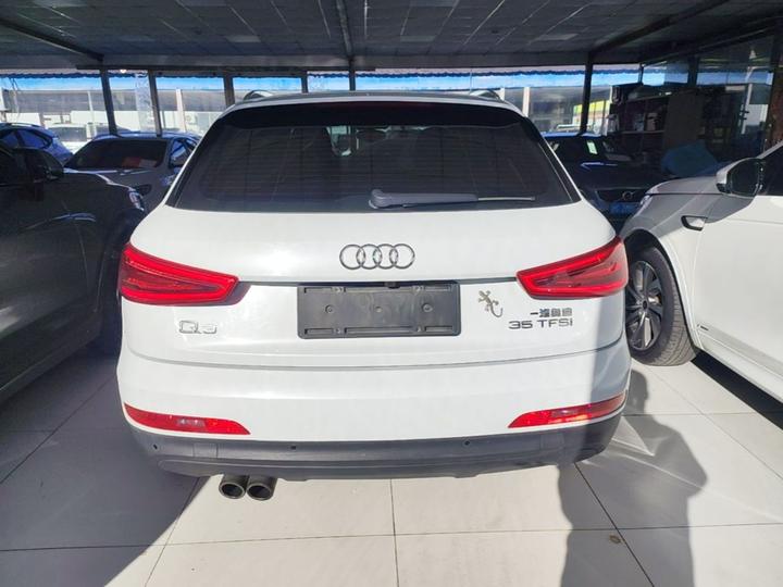 Q3 2013 35 TFSI Comfort photo 3