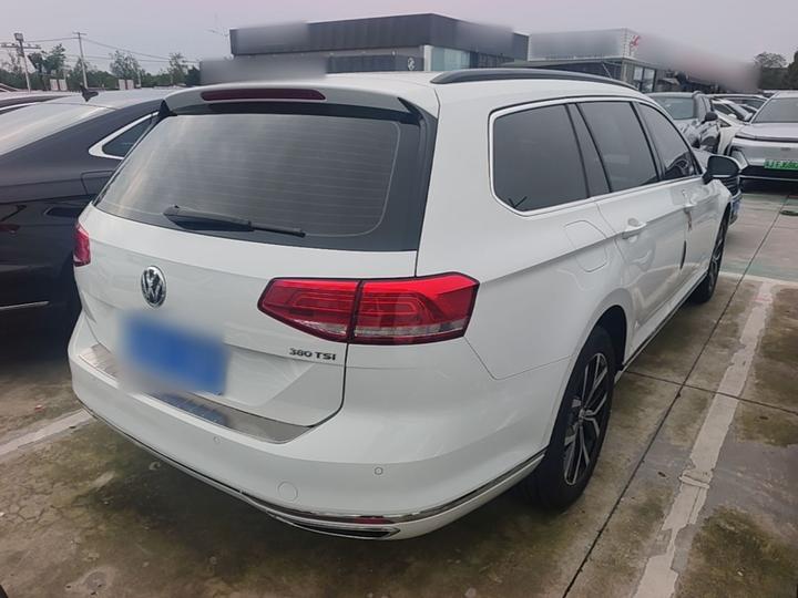 2017 380TSI RWD photo 4